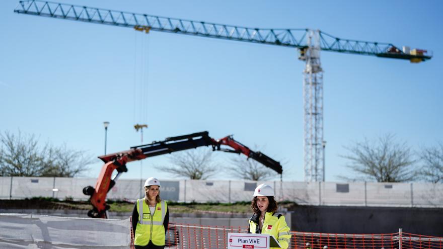 La presidenta durante su intervención en la visita a las obras