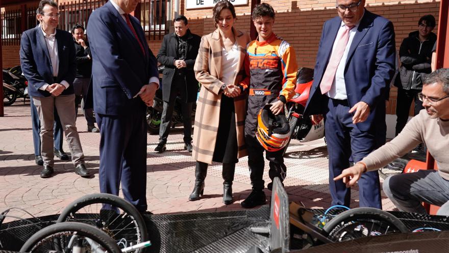 La presidenta durante su visita a Leganés