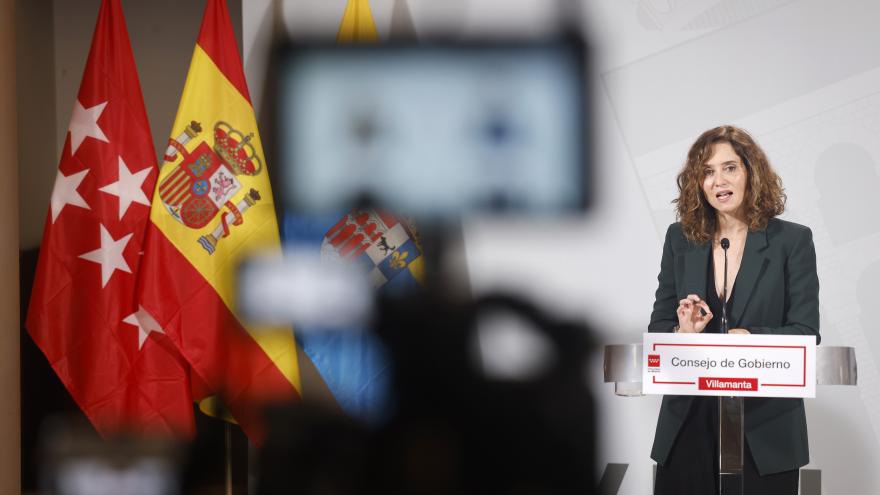 La presidenta durante la rueda de prensa en Villamanta