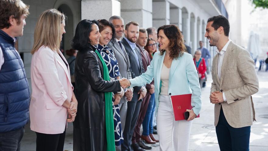 La presidenta en su llegada a Torrejón de Ardoz