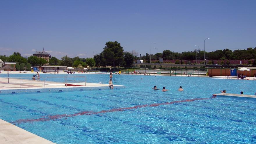 PISCINA ZONA ADULTOS