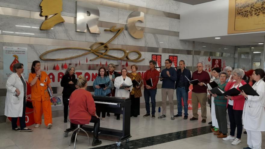 Imagen del Coro en uno de los eventos realizados en el Hospital Universitario Ramón y Cajal