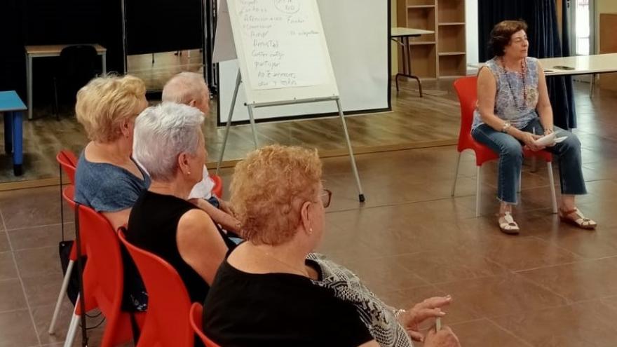 actividades con mayores sobre buen trato en los centros de Leganés