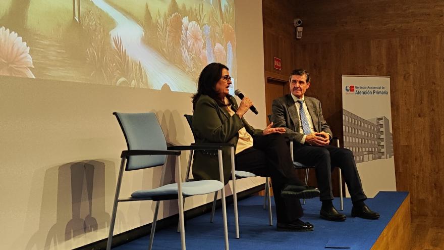 cierre con la gerente adjunta de Asistencia Sanitaria, Paloma Santos, y José Enrique Villares