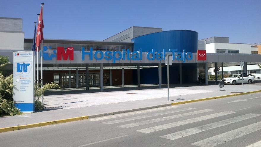 Puerta principal del Hospital Universitario del Tajo en Aranjuez