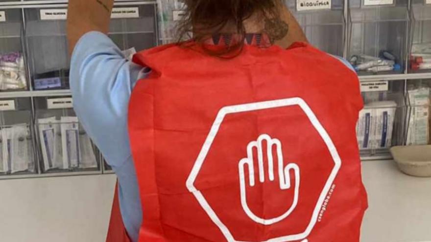 Chaleco ideado para no interrumpir la preparación de medicación