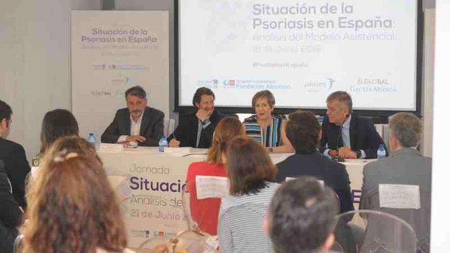 Mesa inaugural de la Jornada sobre la situación de psoriasis en España