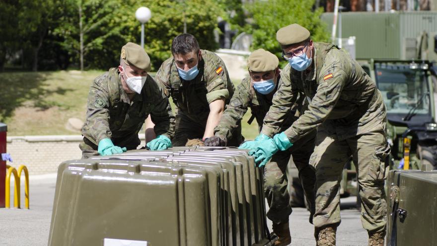 desmontaje de carpa provisional en hospital