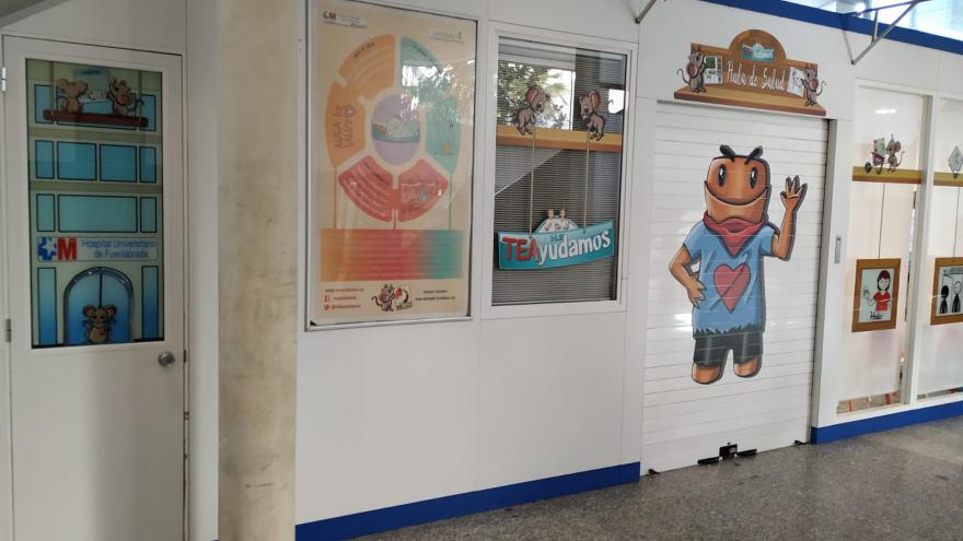 Fachada del Aula en el Hall del Hospital de Fuenlabrada