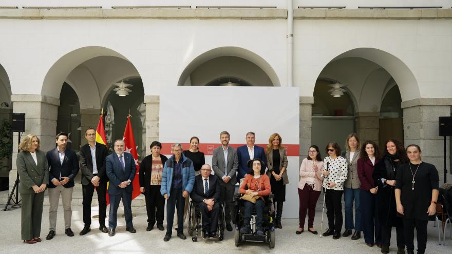 Los consejeros Miguel Ángel García Martín y Ana Dávila en la Real Casa de Postas