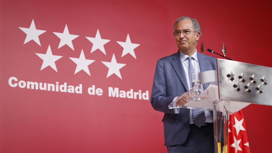 El consejero Enrique Ossorio durante la rueda de prensa