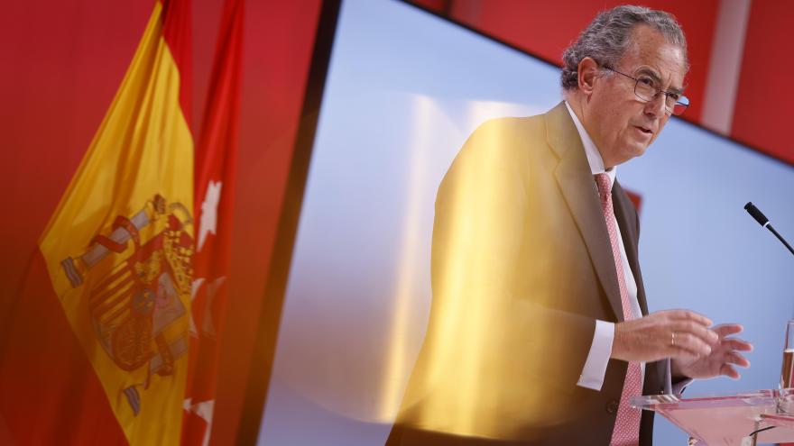 El portavoz del Gobierno regional, Enrique Ossorio, durante la rueda de prensa