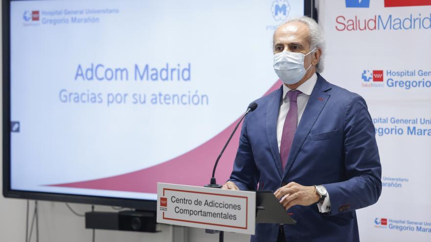 El consejero Enrique Ruiz Escudero durante su intervención
