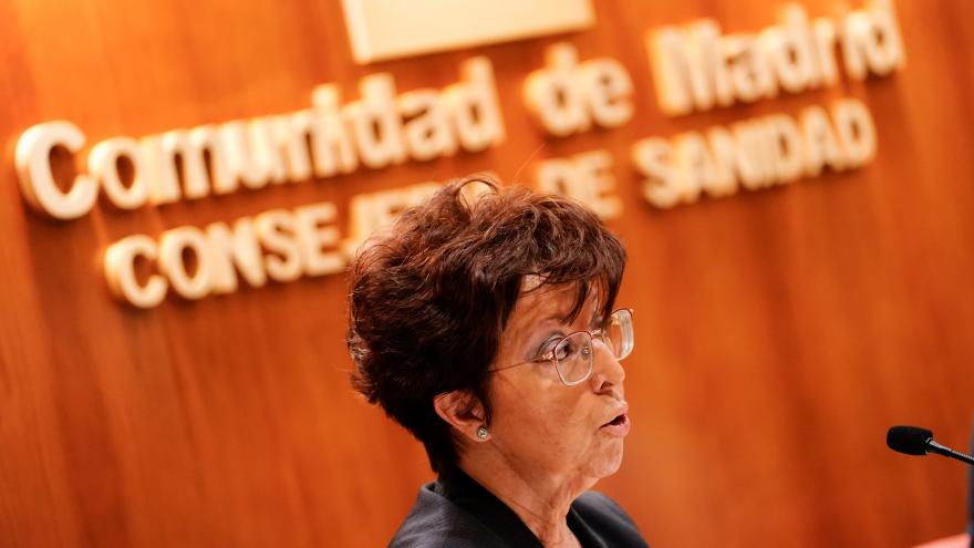 La directora general de Salud Pública, Elena Andradas, hablando en la rueda de prensa