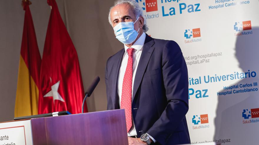 El consejero Enrique Ruiz durante su intervención