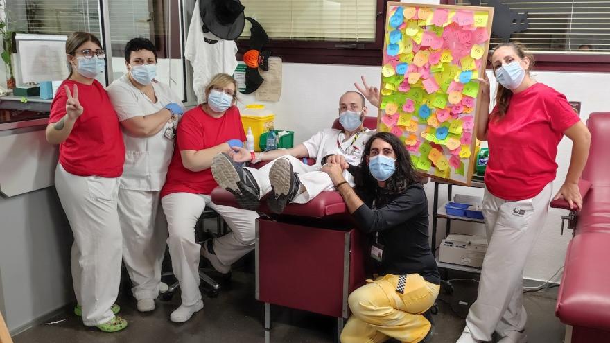 Profesionales de Banco de Sangre del Hospital de Getafe. Gran respuesta de usuarios y profesionales al llamamiento.
