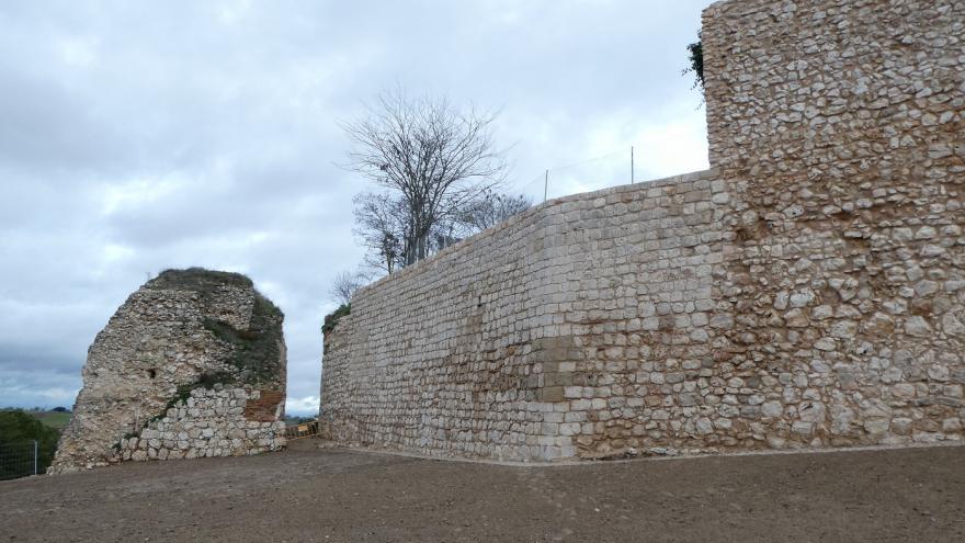 Muralla castillo Santorcaz tras la restauración