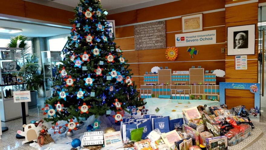 Hospital Severo Ochoa | Navidad 2022 - Árbol de Navidad y Estrellas de Vocación