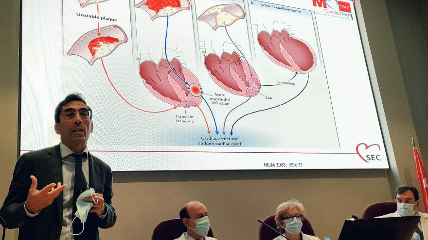 el presidente de la sociedad española de cardiología, julián pérez villacastín, en el hospital severo ochoa 