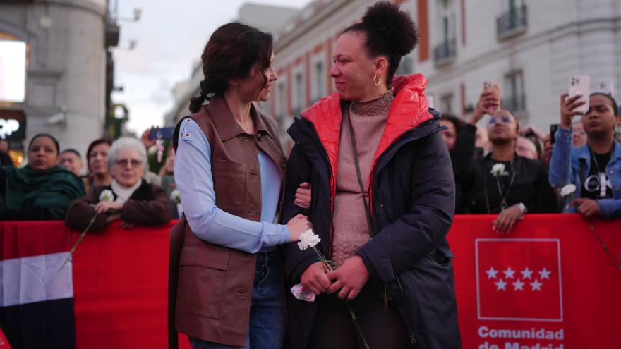 Díaz Ayuso, en el homenaje a las víctimas del accidente de la discoteca Jet Set de República Dominicana: “Compartimos su dolor como propio” La presidenta Isabel Díaz Ayuso