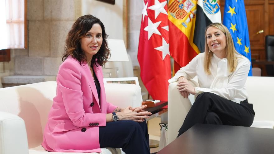 Díaz Ayuso pide en Extremadura la ampliación de la vida útil de Almaraz: “No podemos permitir que el Gobierno apague el futuro de España” La presidenta Isabel Díaz Ayuso
