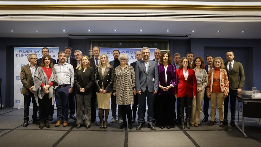 El consejero en el acto