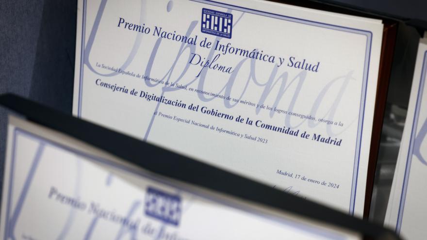 El consejero en el acto