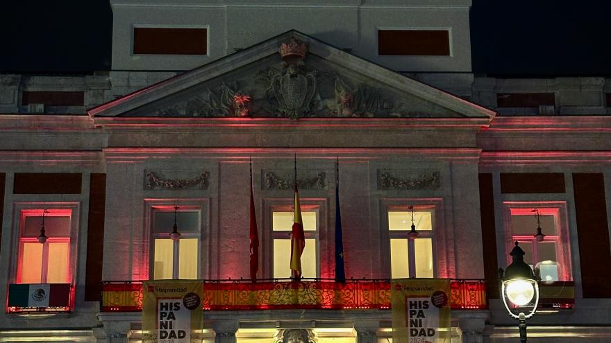 La Comunidad de Madrid ilumina la Real Casa de Correos con los colores de la bandera de España para conmemorar la Fiesta Nacional La Real Casa de Correos