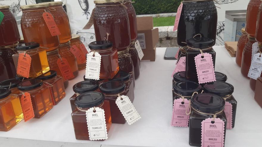 Honey jars