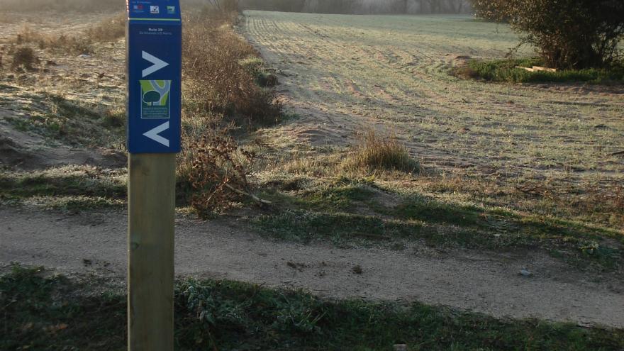 Baliza de un senda dentro del Parque Regional del Guadarrama