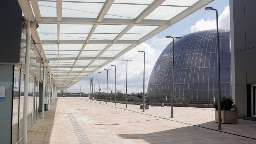 Exteriores del Hospital público Enfermera Isabel Zendal 