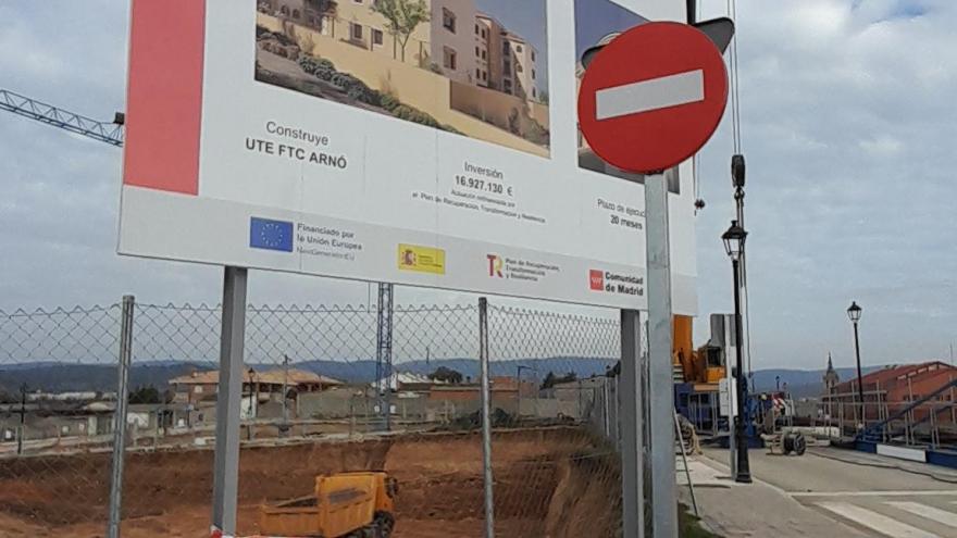 Foto10: Feb 2025 - Cartel de Obra (Villa del Prado)