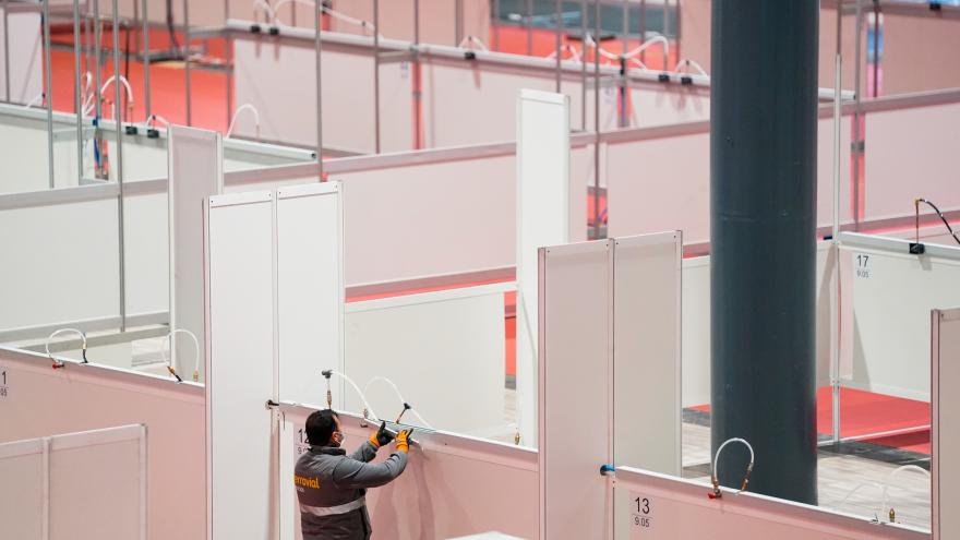 La Comunidad de Madrid habilita 814 camas más en el hospital de IFEMA, visitado hoy por el Rey Hospital IFEMA