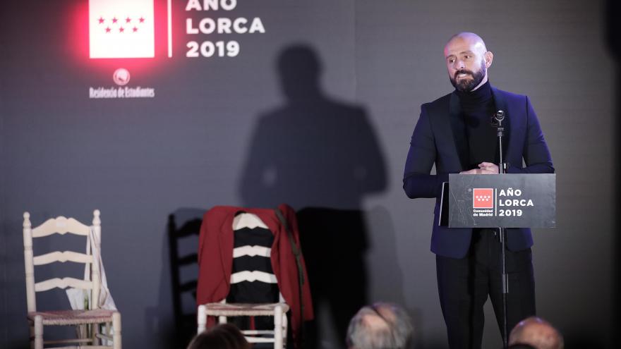El consejero de Cultura, Jaime de los Santos, presenta el programa cultural que recordará los 100 años de la llegada de García Lorca a la capital