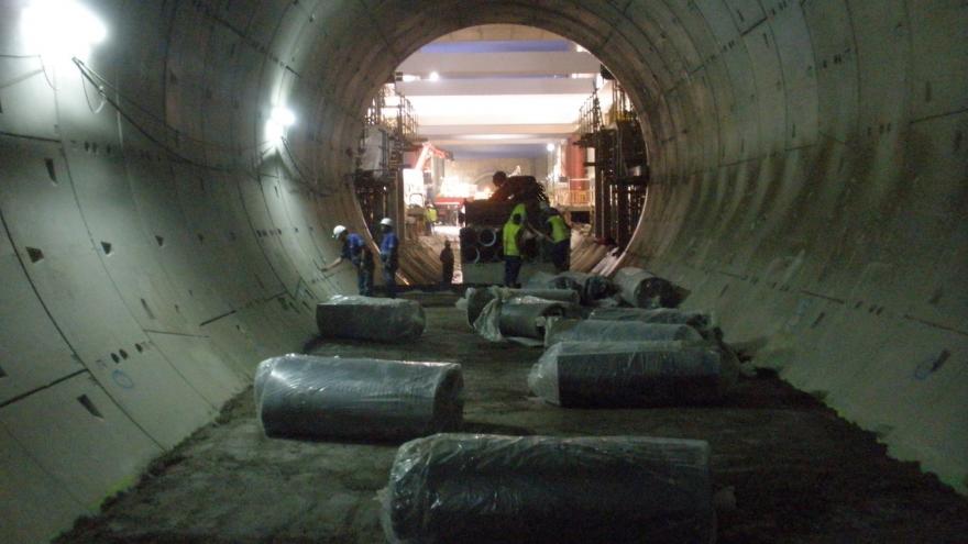 Manta fonoabsorbente para colocar en el túnel