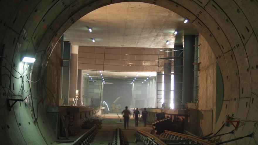 View of the Ciudad de los Ángeles station under construction