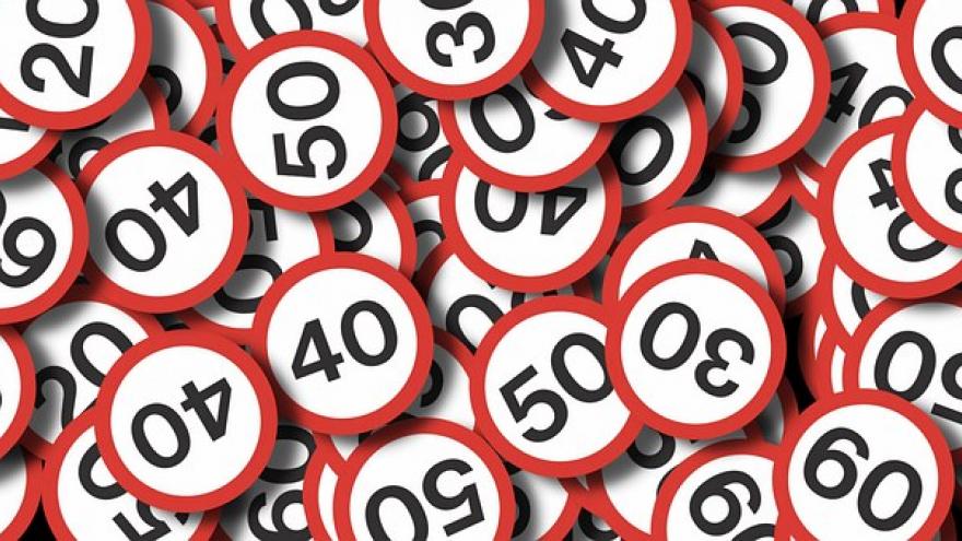 Señales de tráfico de limitación de velocidad
