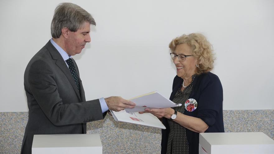 Comunidad y Ayuntamiento firman el acuerdo para realojar a 150 familias del sector 6