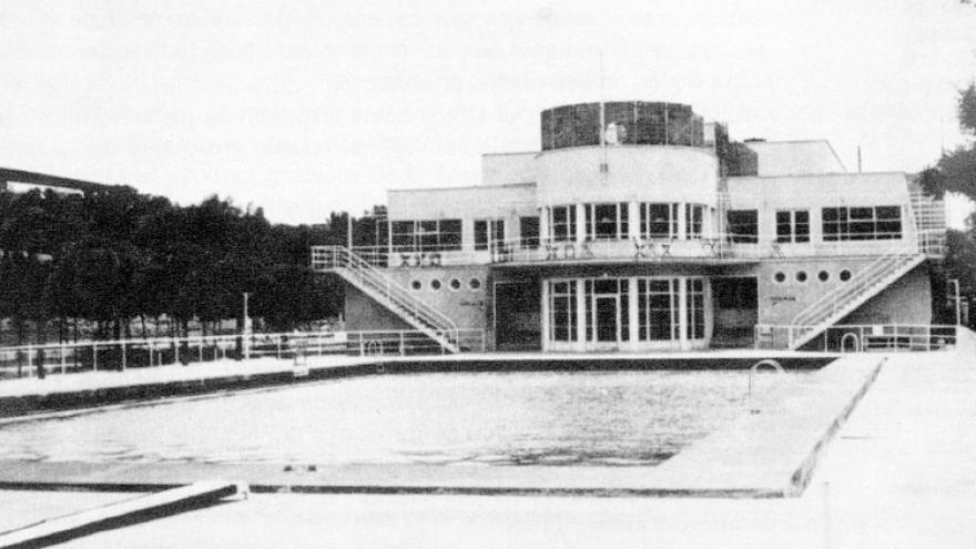 Piscina La Isla. Madrid. (Archivo Regional de la Comunidad de Madrid).