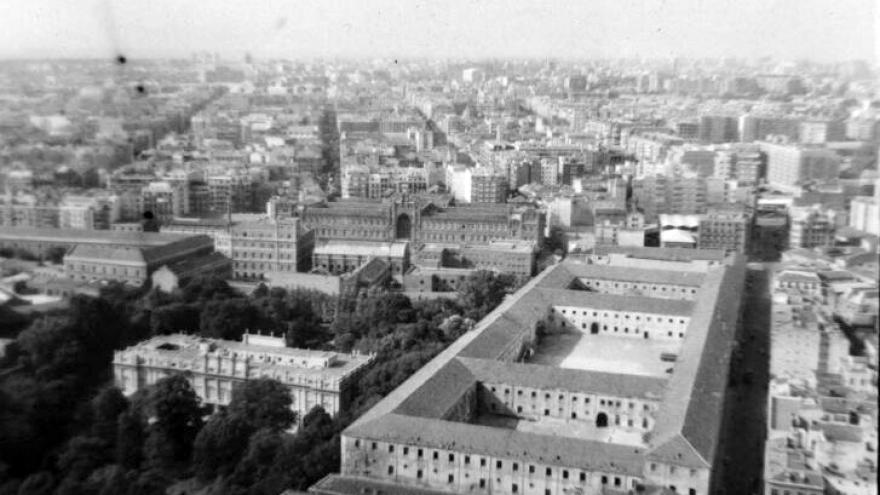 Cuartel del Conde Duque desde lo alto. Madrid.(Archivo Regional de la Comunidad de Madrid)