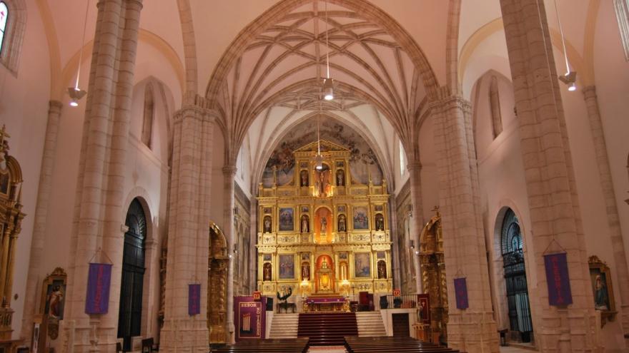 Una imagen del interior de la iglesia de Santa María la Mayor de Colmenar de Oreja 