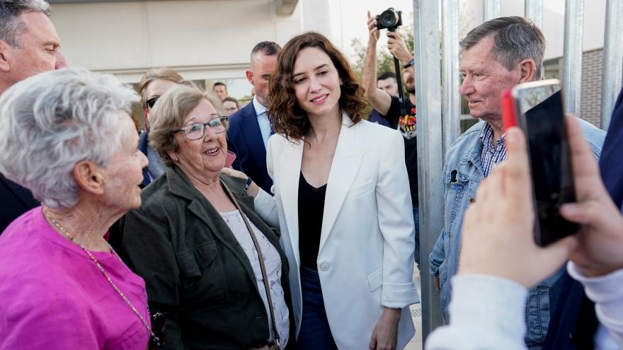 La presidenta recorriendo Alcorcón