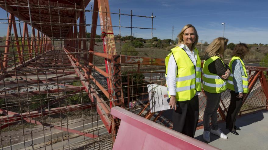 Rosalía Gonzalo visitando las obras