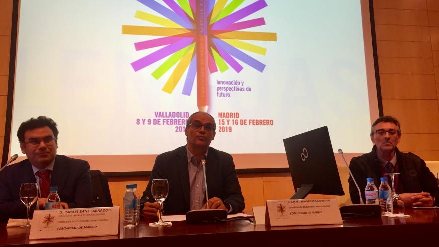 El consejero de Educación e Investigación, Rafael van Grieken, ha inaugurado el Primer Congreso Interautonómico sobre el impacto del bilingüismo en l