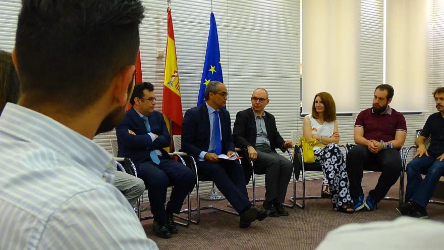 El consejero de Educación e Investigación ha recibido al grupo de 24 profesores que han participado recientemente en este programa