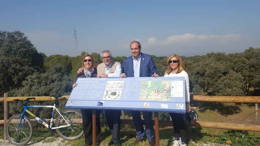 Carlos Izquierdo durante la visita