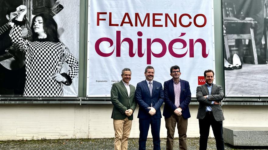 El consejero Mariano de Paco Serrano durante la inauguración de la exposición Flamenco Chipén