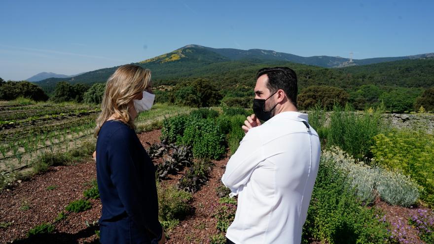 Paloma Martín ha visitado el Agrolab de San Lorenzo de El Escorial