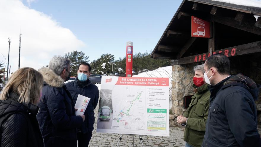 Ignacio Aguado y Ángel Garrido presentan un autobús lanzadera a Cotos y Valdesquí