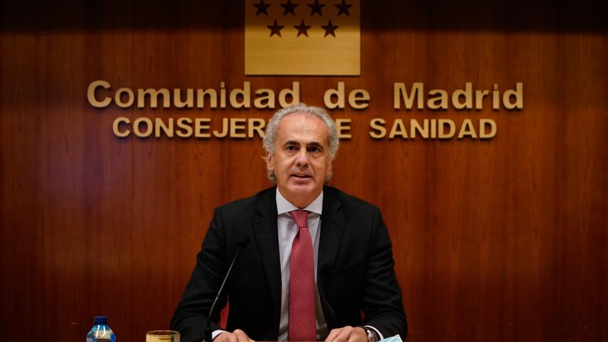El consejero de Sanidad, Enrique Ruiz Escudero, durante la rueda de prensa